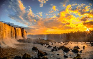 Por-do-sol-Cataratas- Naipi Travel